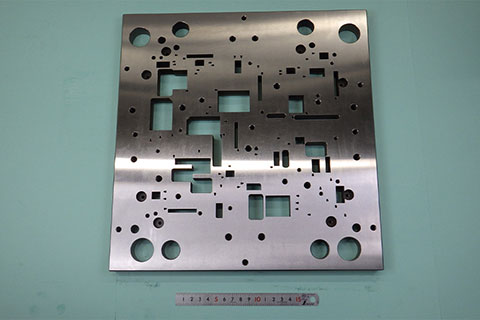 金型特注部品