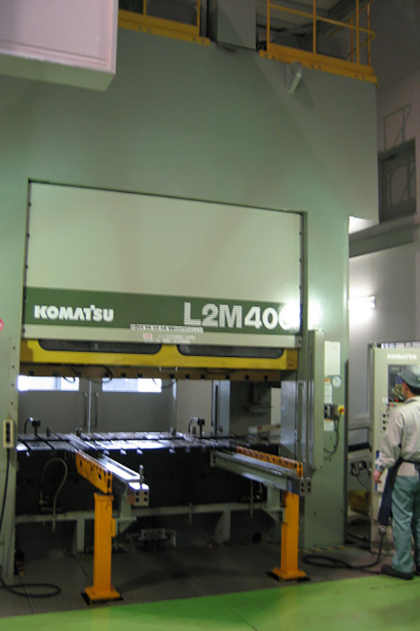 コマツ 400t L2M400
